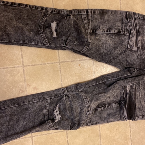 Mens cargo destroyed jeans - Picture 3 of 6
